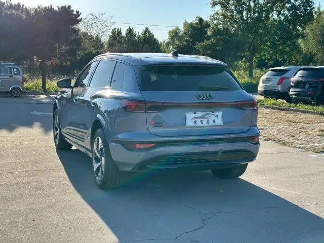 Audi Q6L e-tron — Фото автомобиля 4