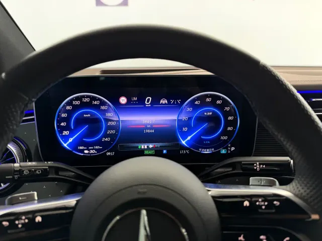 Mercedes-Benz EQE SUV — Фото автомобиля 15
