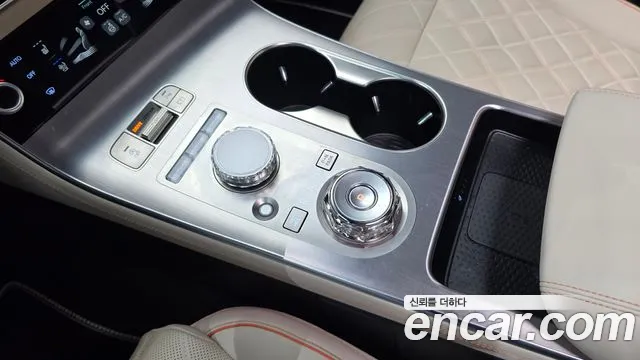 Genesis GV70 — Фото автомобиля 12