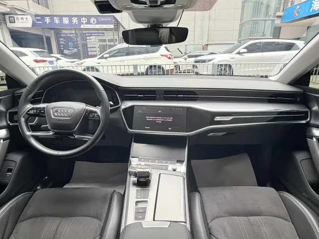 Audi A7L — Фото автомобиля 16
