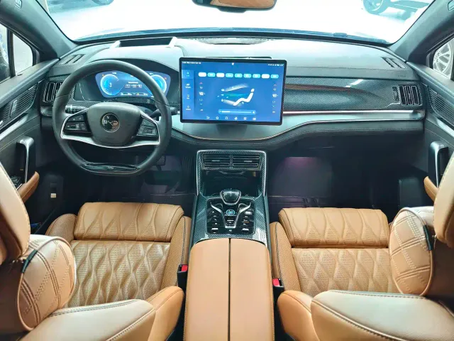 BYD Tang — Фото автомобиля 10