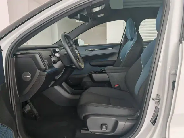 Volvo EX30 — Фото автомобиля 10