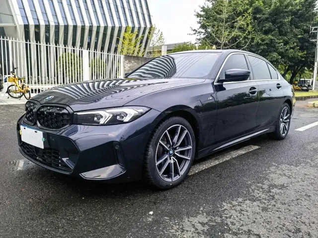Фотография автомобиля — BMW 3 Series