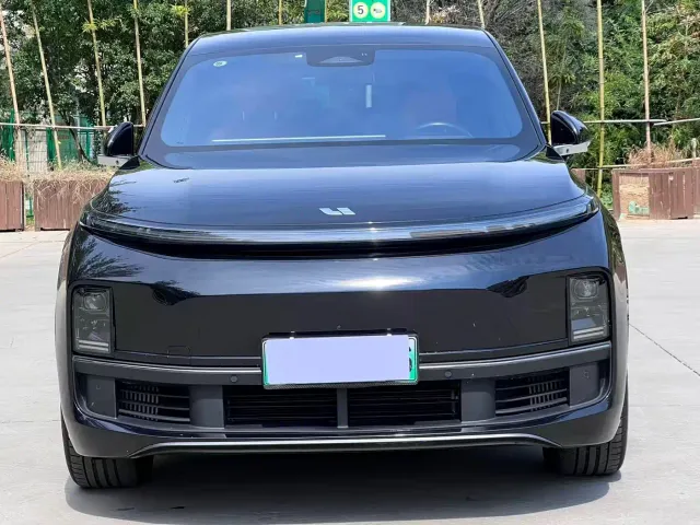 Li Auto L8 — Фото автомобиля 2