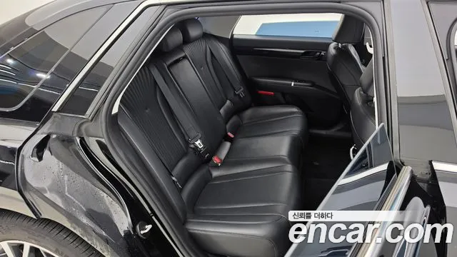 Hyundai Grandeur GN7 — Фото автомобиля 11