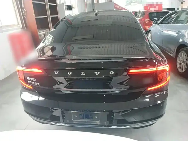Volvo S90 — Фото автомобиля 5