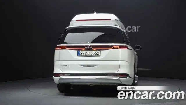 Kia Carnival Generation 4 — Фото автомобиля 4