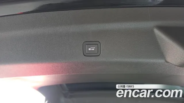 Cadillac Escalade — Фото автомобиля 22