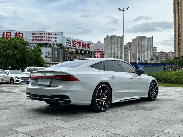 Audi A7 — Фото автомобиля 4