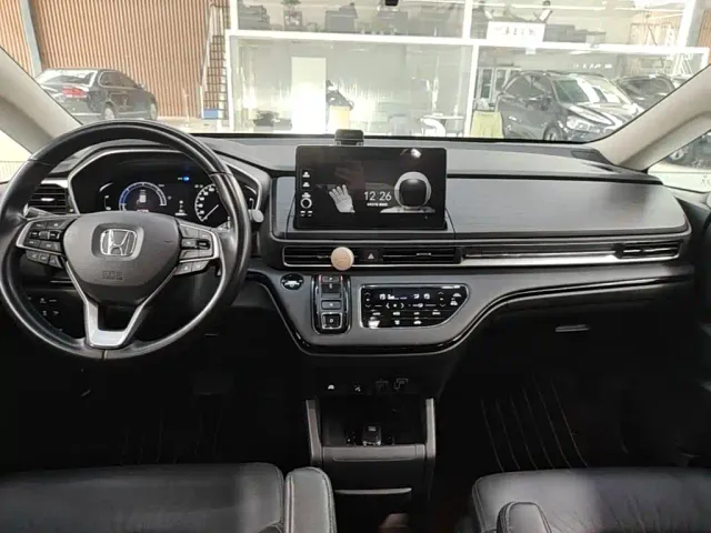 Honda Elysion — Фото автомобиля 13