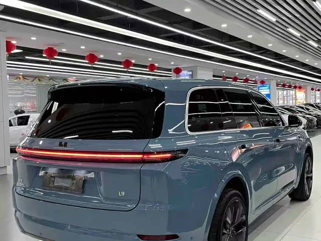 Li Auto Li Xiang L9 2022 Max — Фото автомобиля 10