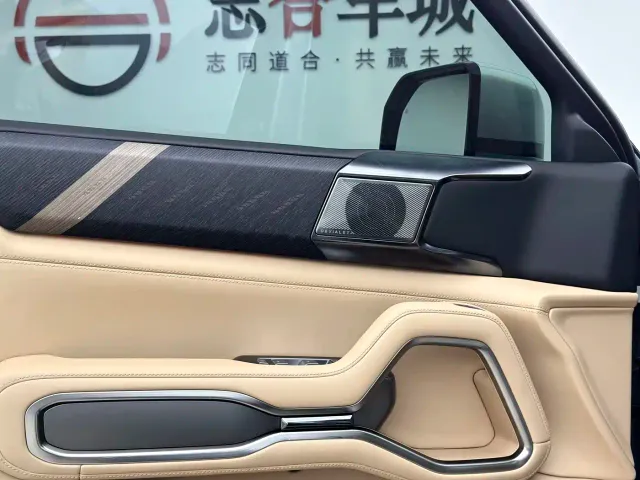 BYD FangChengBao Leopard 8 — Фото автомобиля 16
