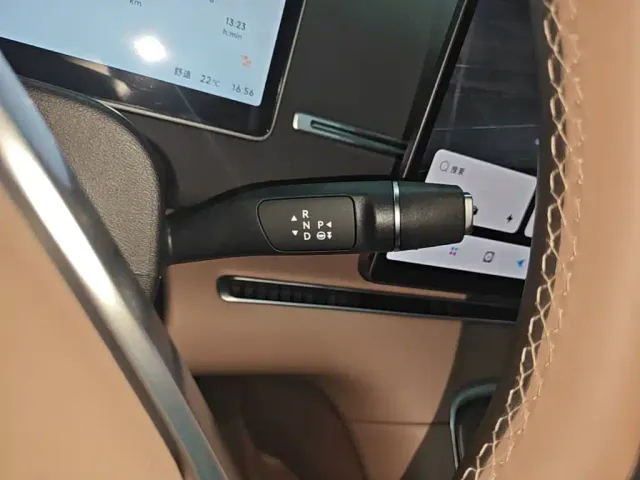 Leapmotor C11 — Фото автомобиля 13