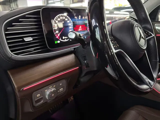 Mercedes-Benz GLS-Class — Фото автомобиля 11