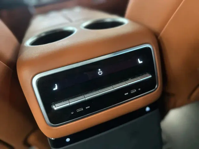 Li Auto L9 — Фото автомобиля 20