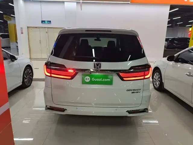 Honda Odyssey — Фото автомобиля 5