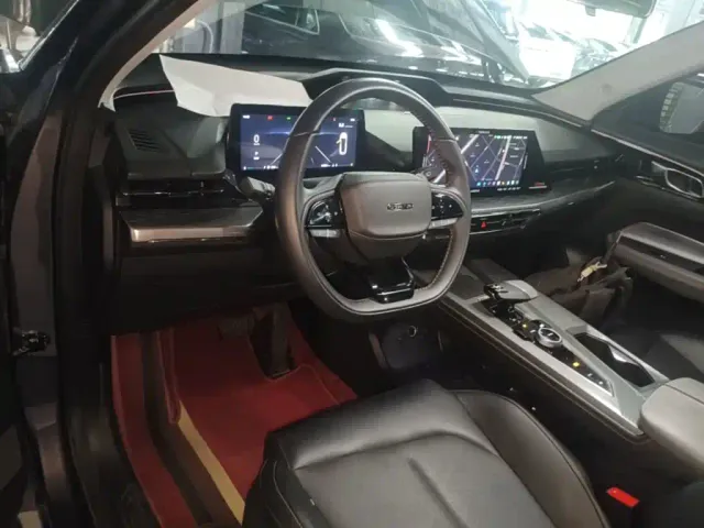 Changan Z6 — Фото автомобиля 9