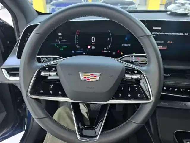 Cadillac GT4 — Фото автомобиля 10