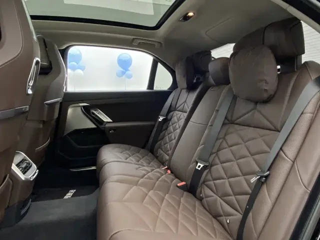BMW 7 Series — Фото автомобиля 29