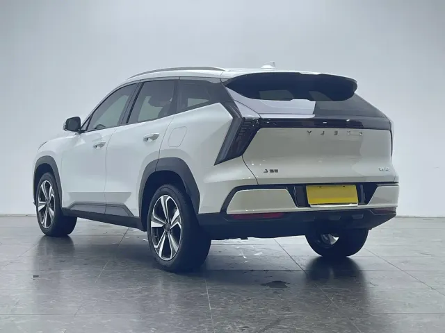 Geely Boyue L — Фото автомобиля 21