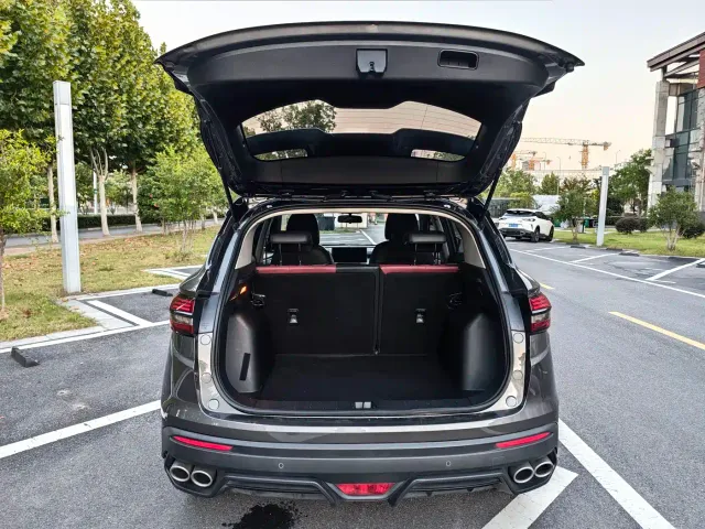 Geely Binyue — Фото автомобиля 6