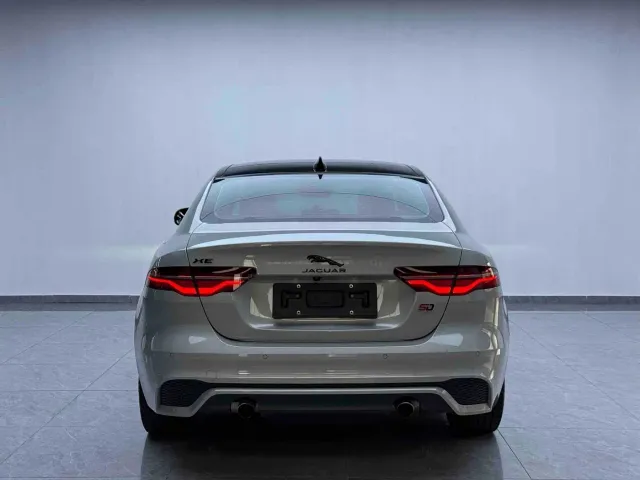 Jaguar XEL — Фото автомобиля 9