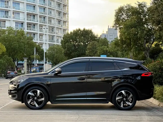 BYD Tang — Фото автомобиля 3