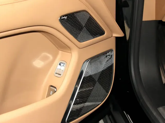 BYD U8L — Фото автомобиля 6