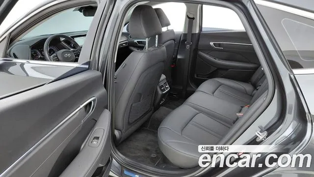 Hyundai Sonata — Фото автомобиля 12