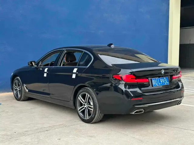 BMW 5 Series — Фото автомобиля 7