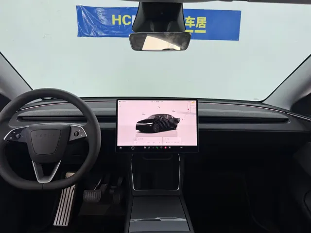 Tesla Model Y — Фото автомобиля 11