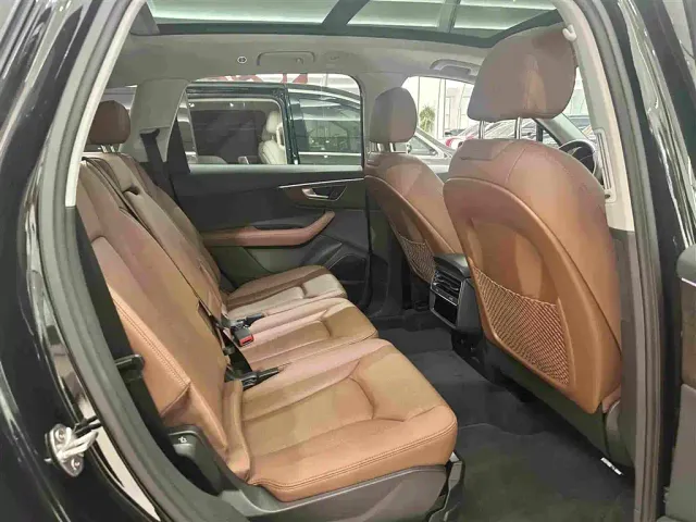 Audi Q7 — Фото автомобиля 14
