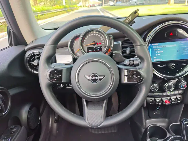 MINI Hatch — Фото автомобиля 10