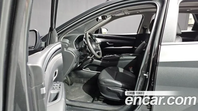 Hyundai Tucson Tucson (NX4) Бензин 1.6 турбо 2WD — Фото автомобиля 10