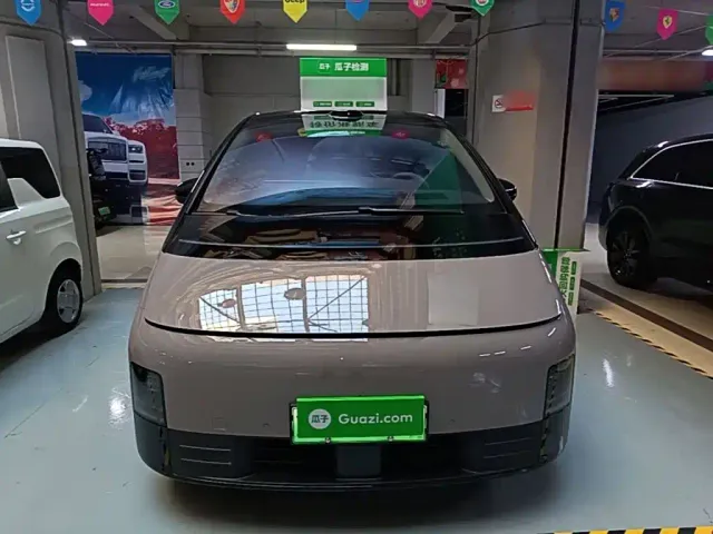 Li Auto MEGA — Фото автомобиля 2