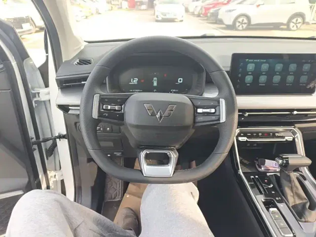 Wuling Asta — Фото автомобиля 10