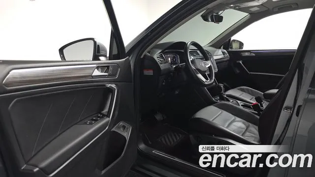 Volkswagen Tiguan — Фото автомобиля 15