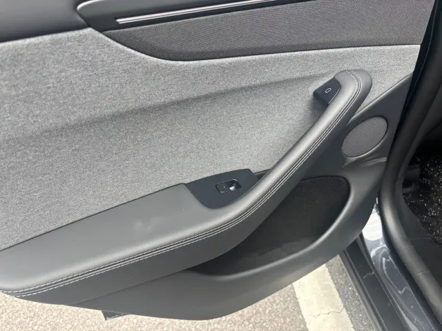 Tesla Model Y — Фото автомобиля 5