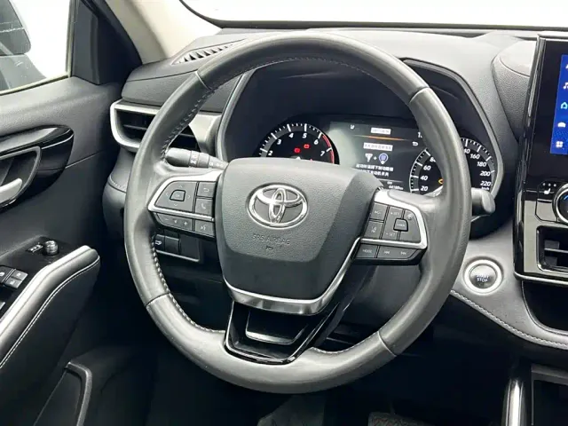 Toyota Highlander — Фото автомобиля 24