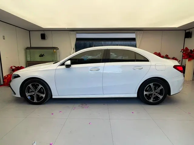 Mercedes-Benz A-Class — Фото автомобиля 3