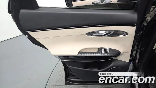 Genesis GV70 — Фото автомобиля 25