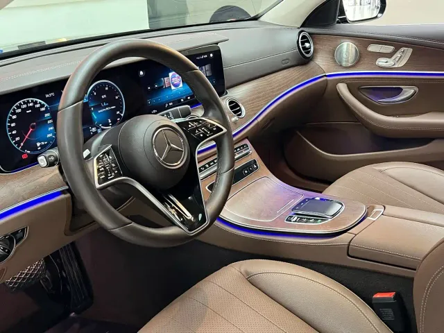 Mercedes-Benz E-Class — Фото автомобиля 8