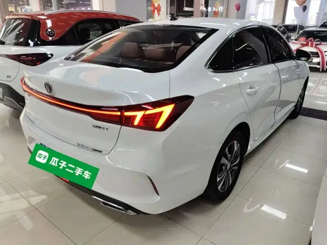 Changan Eado — Фото автомобиля 6