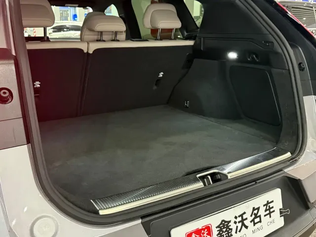 Volvo XC70 Plug-in Hybrid — Фото автомобиля 15
