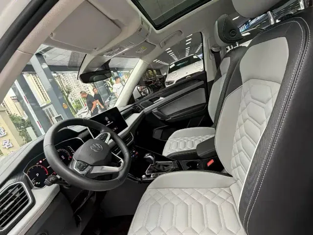 Volkswagen Tayron — Фото автомобиля 4
