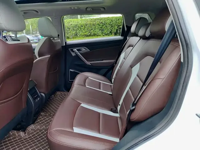 Geely Boyue — Фото автомобиля 8