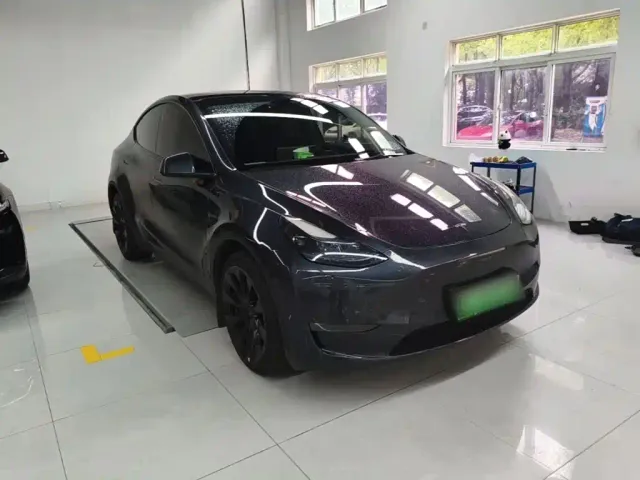 Tesla Model Y — Фото автомобиля 3