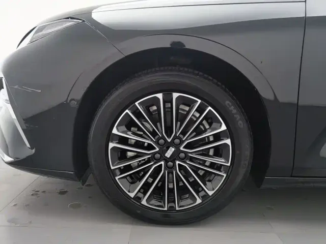 Geely Galaxy Xingyao 8 — Фото автомобиля 17
