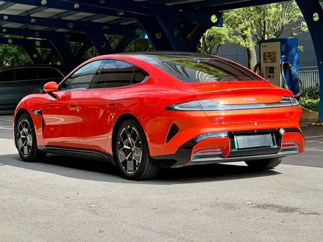 Xiaomi SU7 — Фото автомобиля 6