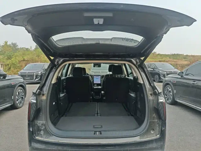 Hongqi HS7 PHEV — Фото автомобиля 18
